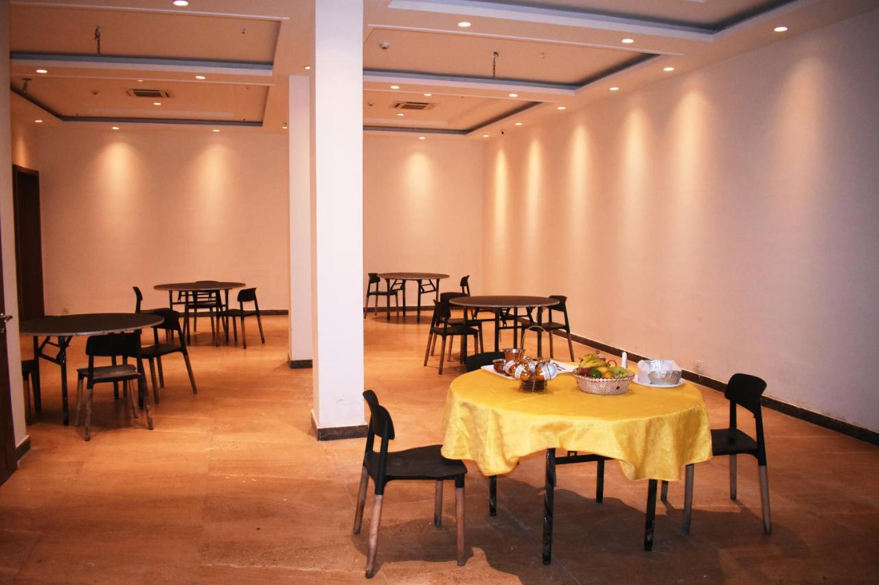 Lemonwood Suites By F9 Hotels - Trivoli Garden Chhatarpur Neu-Delhi Exterior foto