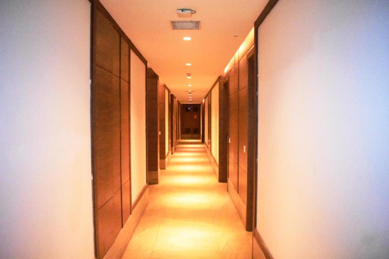 Lemonwood Suites By F9 Hotels - Trivoli Garden Chhatarpur Neu-Delhi Exterior foto